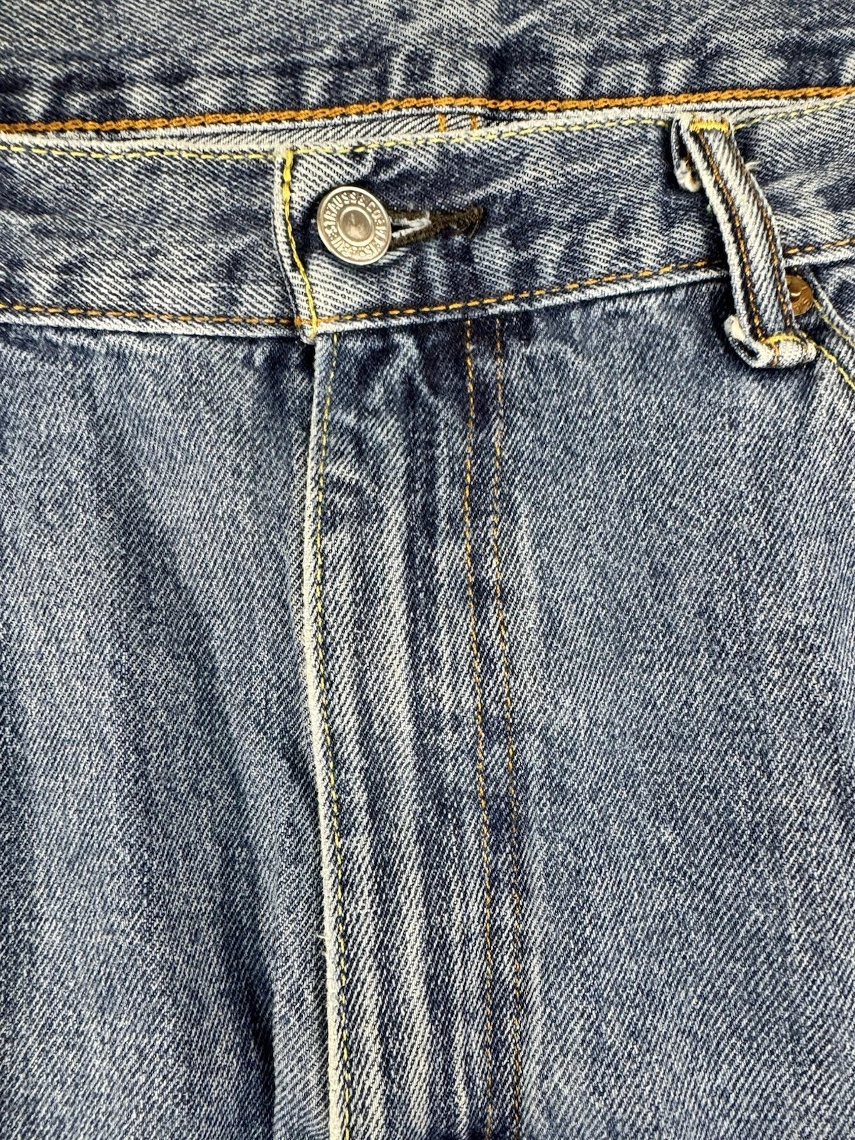 Levi's Men's Jeans W38 L34 Light Wash Blue Denim Straight Leg Distressed