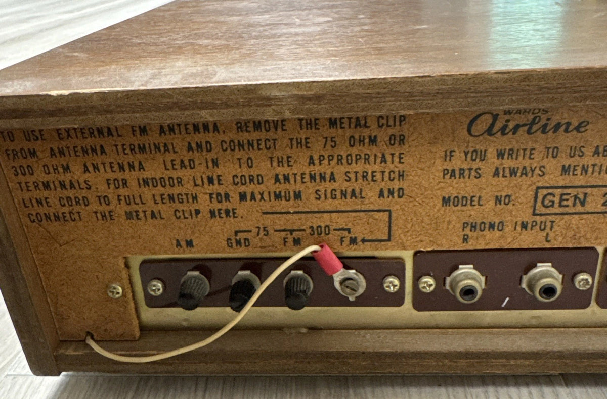 Vintage Montgomery Ward Airline GEN2810A AM/FM Stereo 8 Track Receiver Powers On