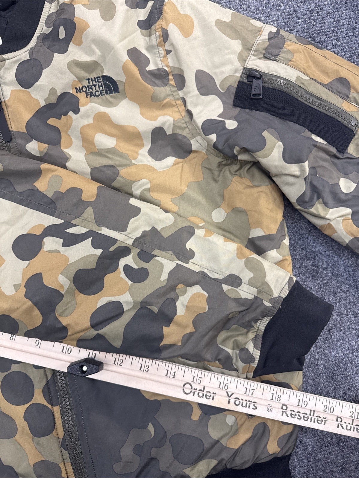 The North Face Women’s Camo Insulated Bomber Jacket Small F18 Utility