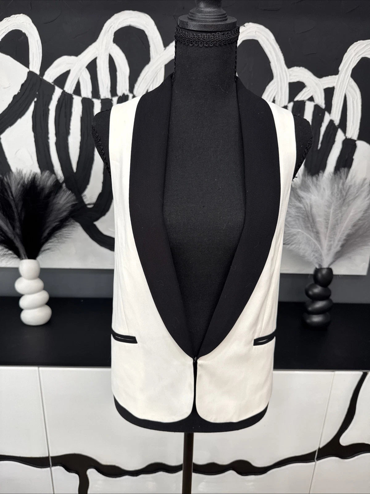 Forever 21 Black White Tuxedo Vest Blazer Sleeveless Open Front Women’s S