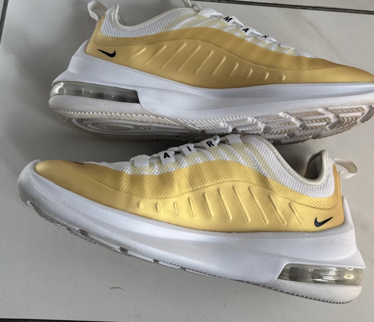 Nike Air Max Axis AA2168-103 Women's 8.5 White Black Gold Sneakers