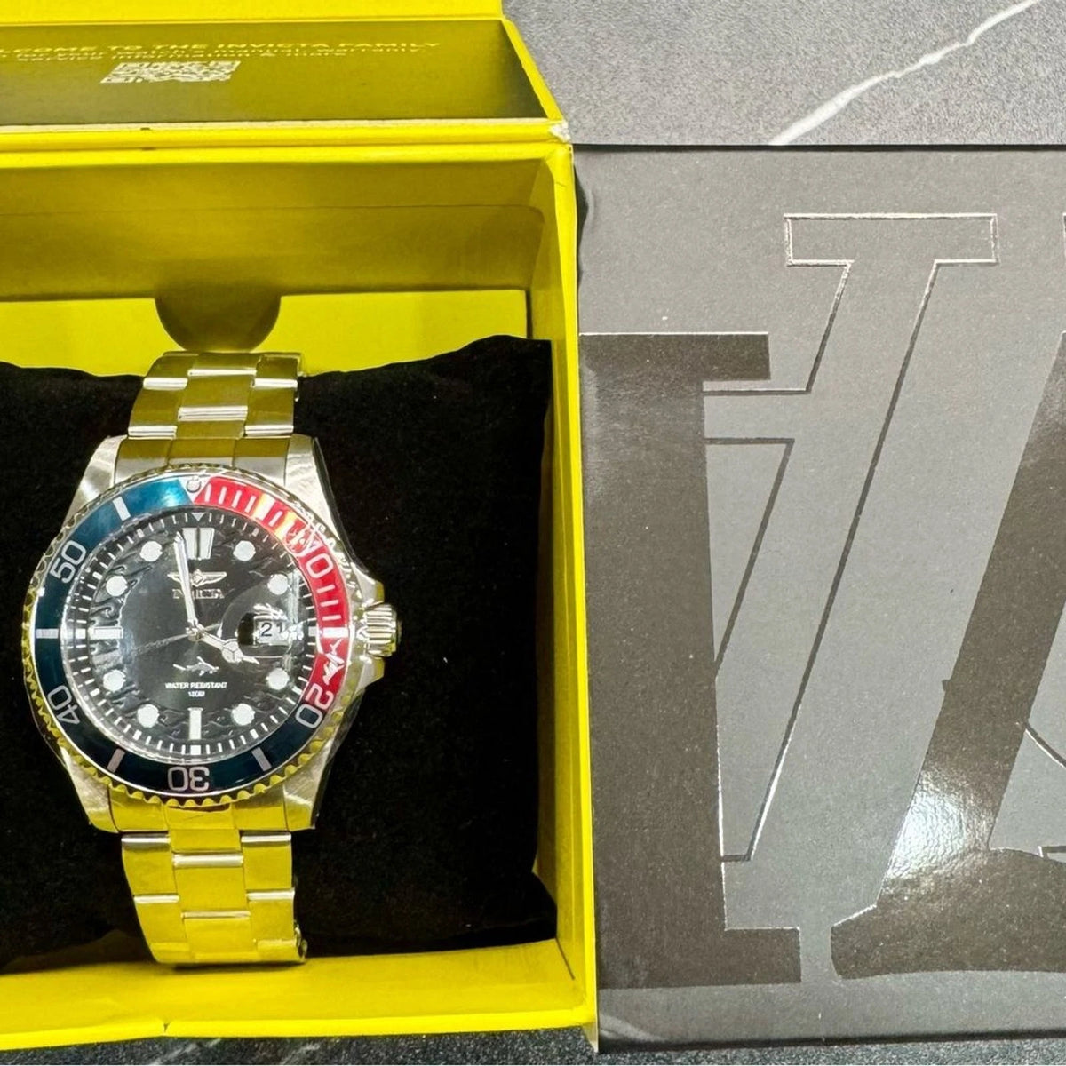 Invicta Pro Diver Men’s 43mm Pepsi Bezel Black Dial Quartz Steel Watch BNIB