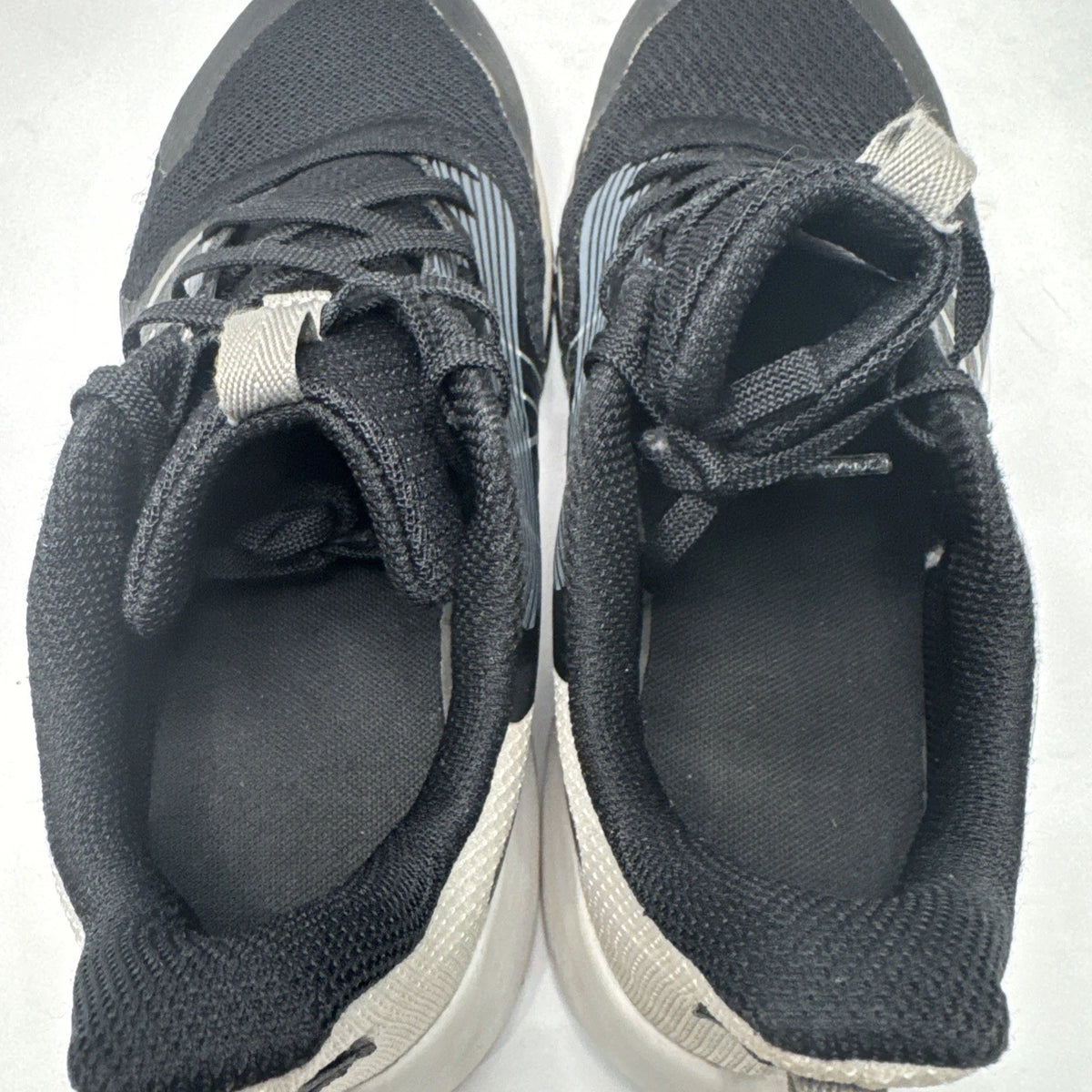 New Balance Rave Run v2 Big Kids Size 5 Black Gray Running Shoes Sneakers