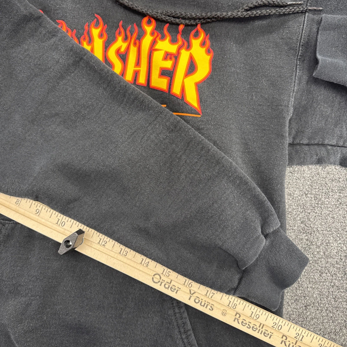 Thrasher Magazine Black Flame Logo Pullover Hoodie Mens Small Black Scale Skate