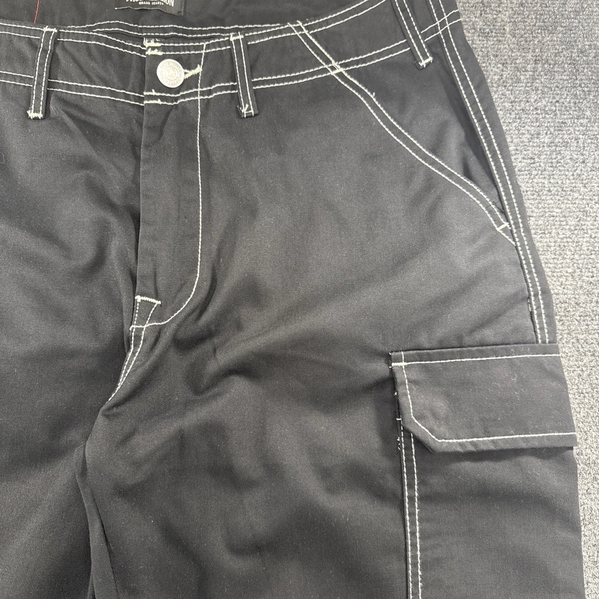 True Religion Mens 34x32 Black Cargo Pants Contrast Stitch Horseshoe NWT