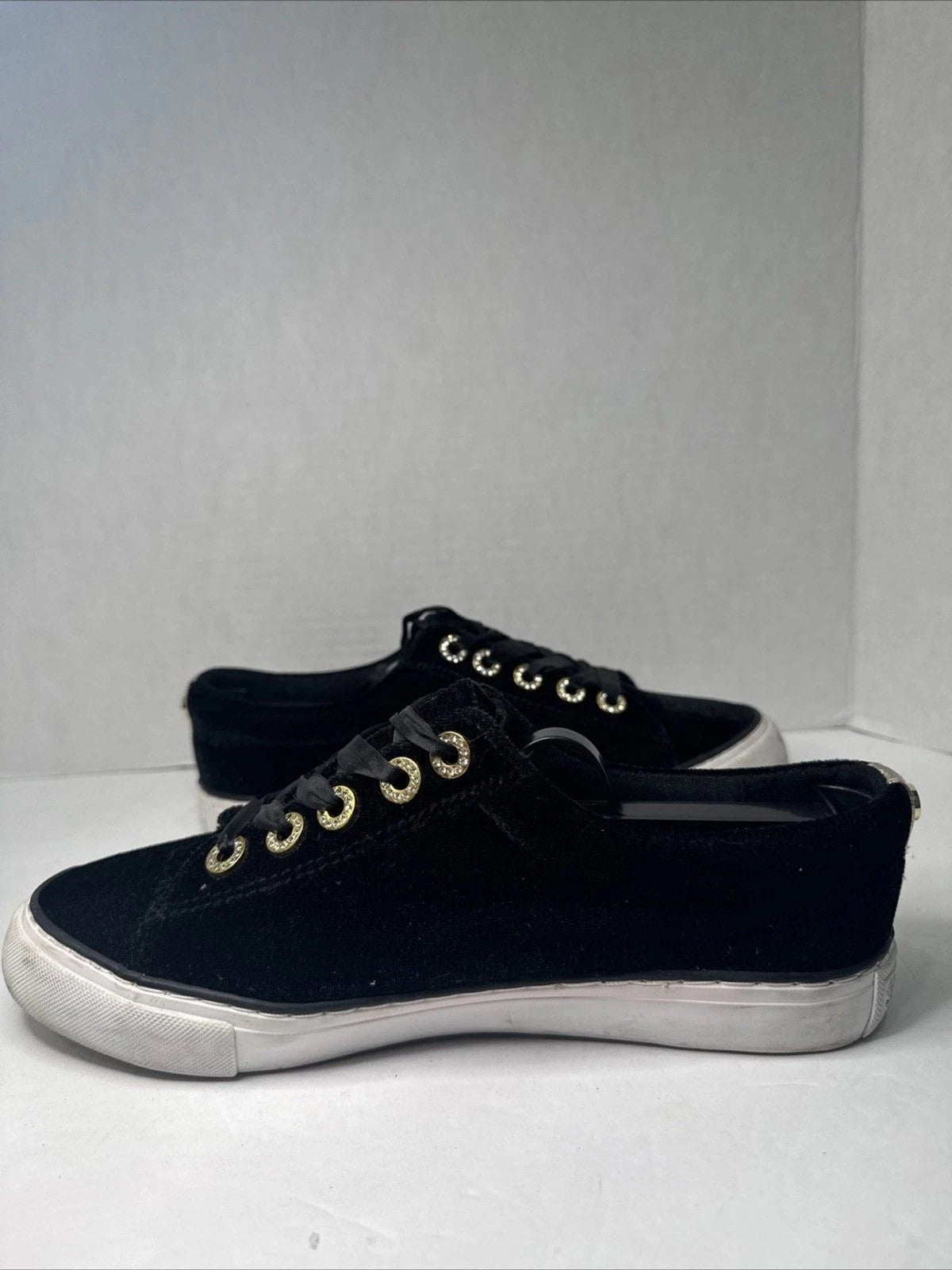 Lilly Pulitzer Black Velvet Sneakers Women 7.5 Gold Rhinestone Ribbon Lace