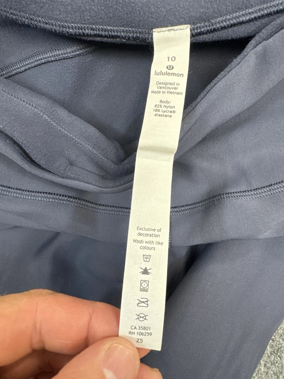 Lululemon Women's Gray Leggings Size 10 Pre-Owned