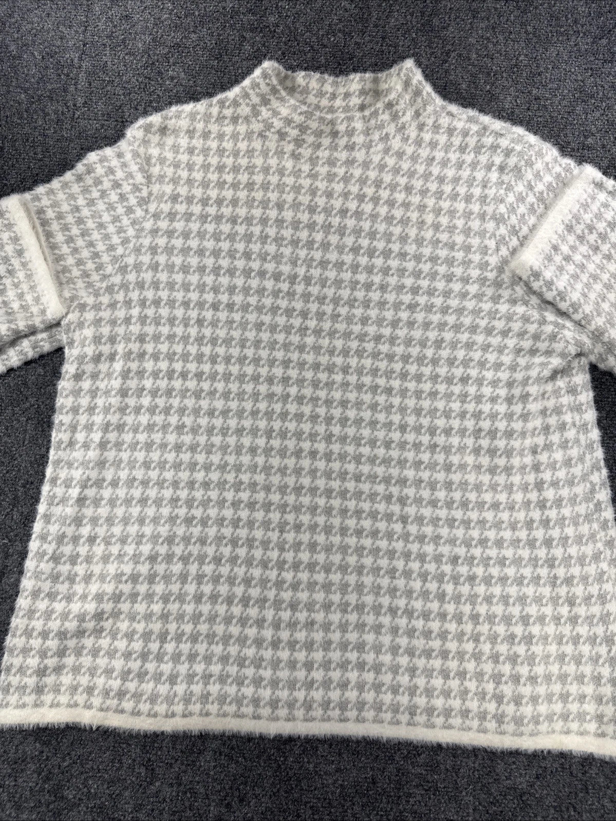Max Studio Houndstooth Fuzzy Knit Sweater Women's XL Cozy Soft Chic