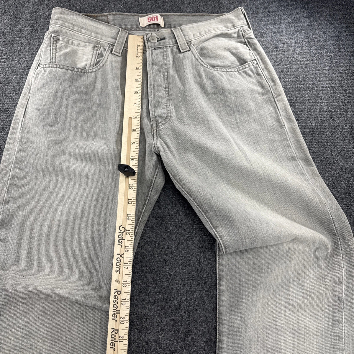 Levis 501 Original Jeans Mens 32x32 Gray Light Wash Button Fly Straight Denim