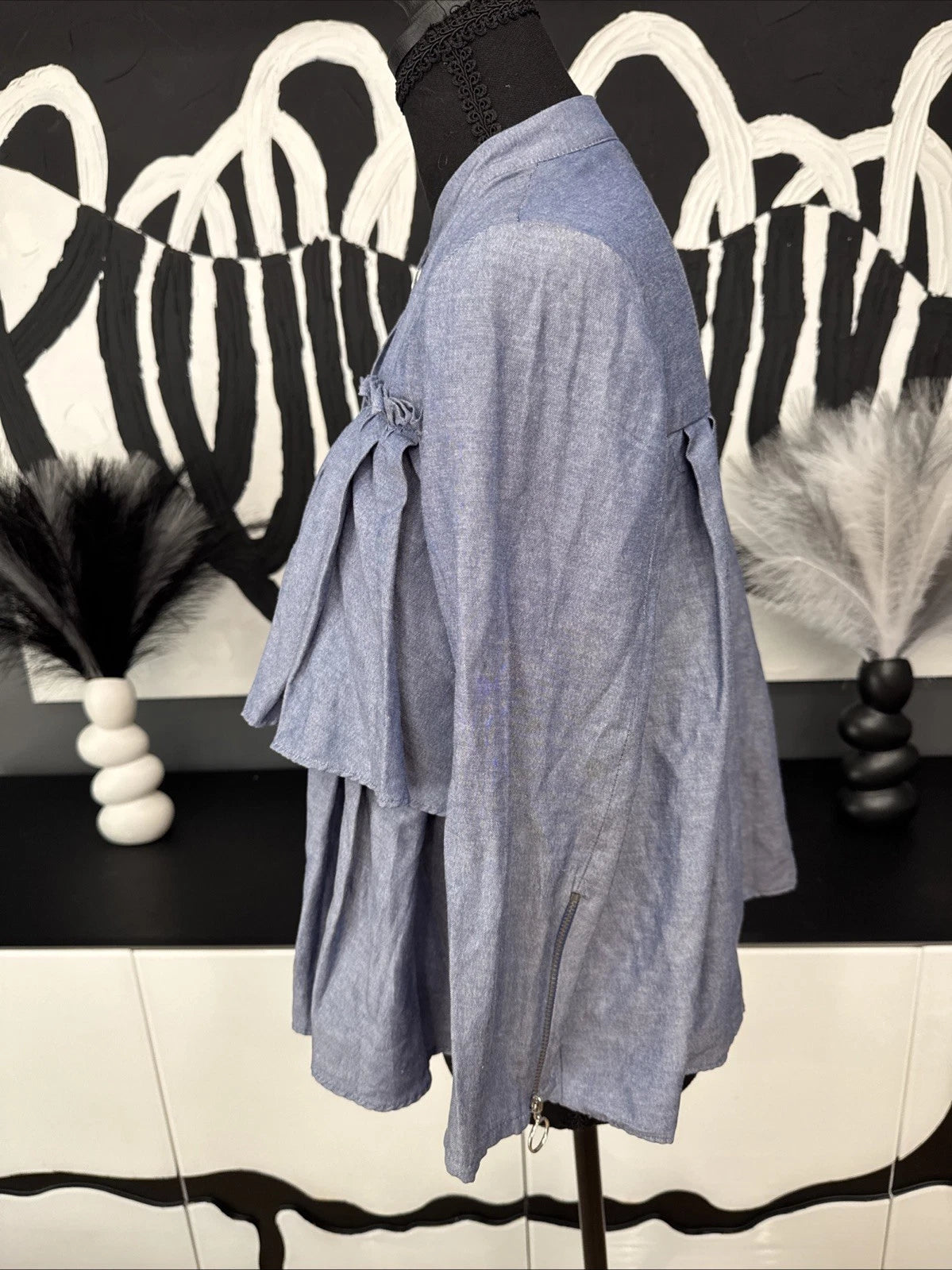 Zara Basic Chambray Ruffle Button Front Blouse Women’s XS Blue Long Sleeve EUC