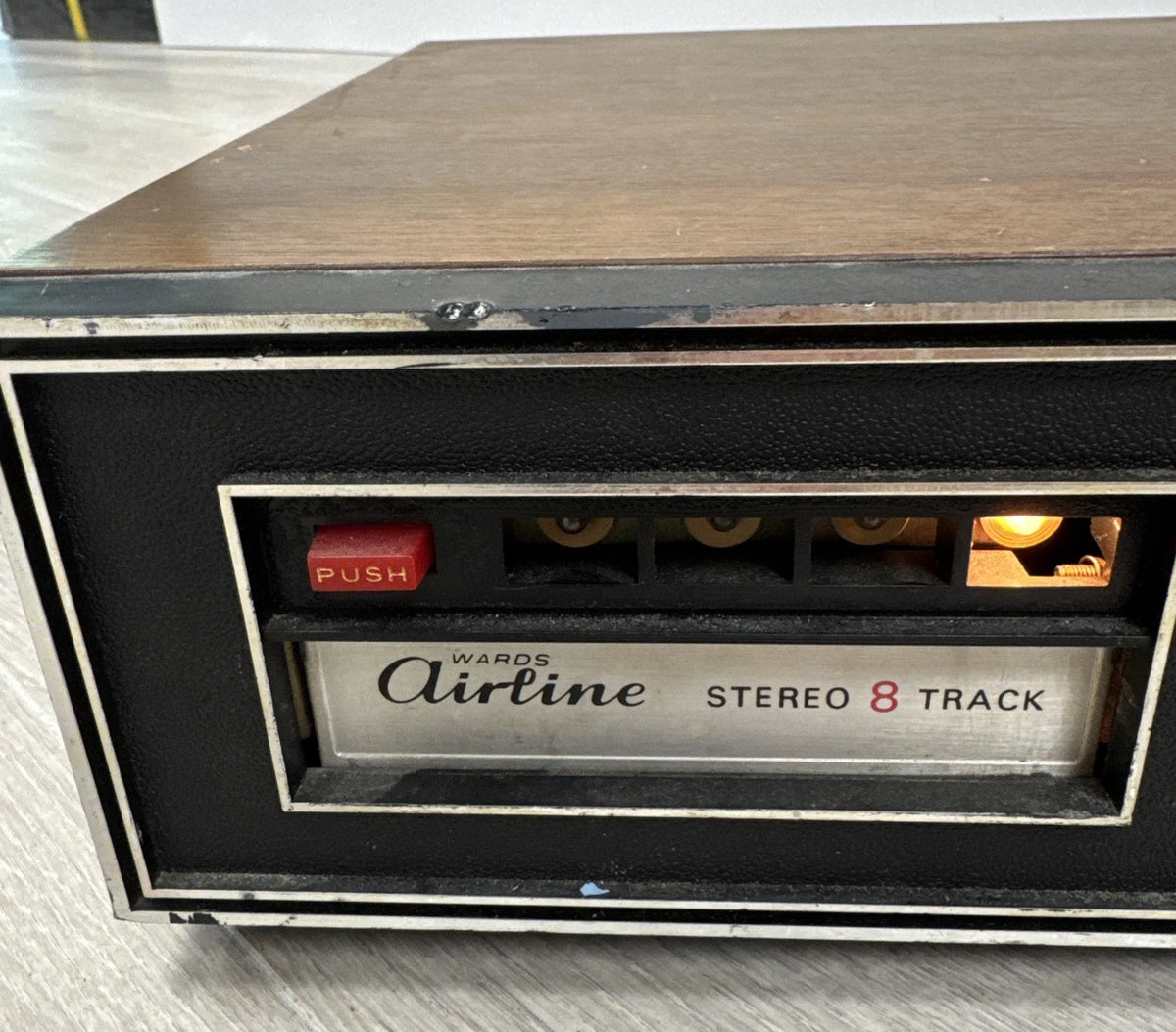Vintage Montgomery Ward Airline GEN2810A AM/FM Stereo 8 Track Receiver Powers On