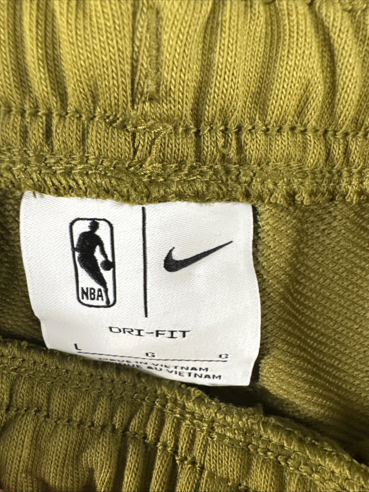 Nike NBA Boston Celtics Team Travel Issued Olive Sweatpants Men’s Large Dri-FIT