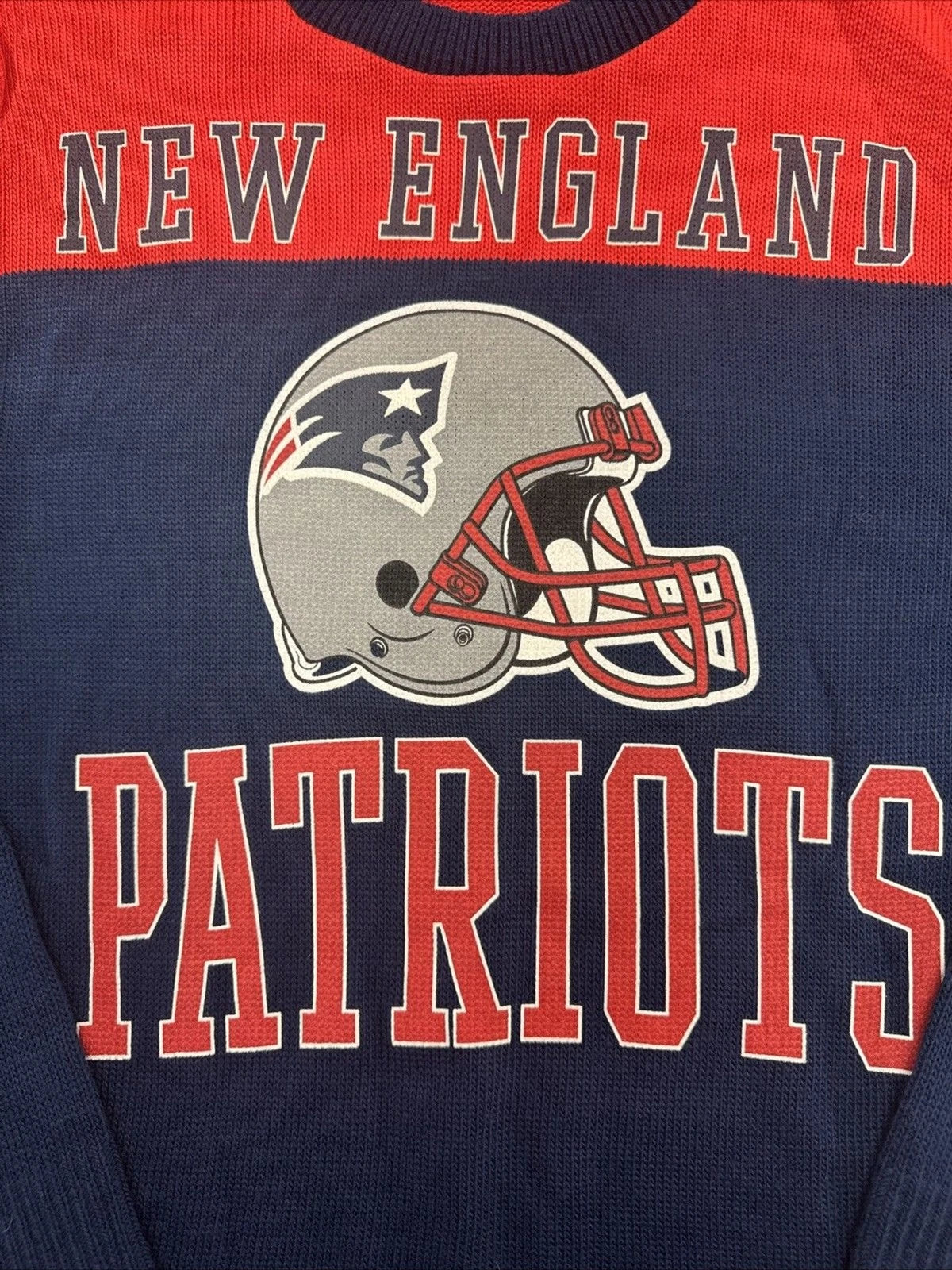 Junk Food New England Patriots NFL Sweater Mens L NWOT 2014 Helmet Crewneck