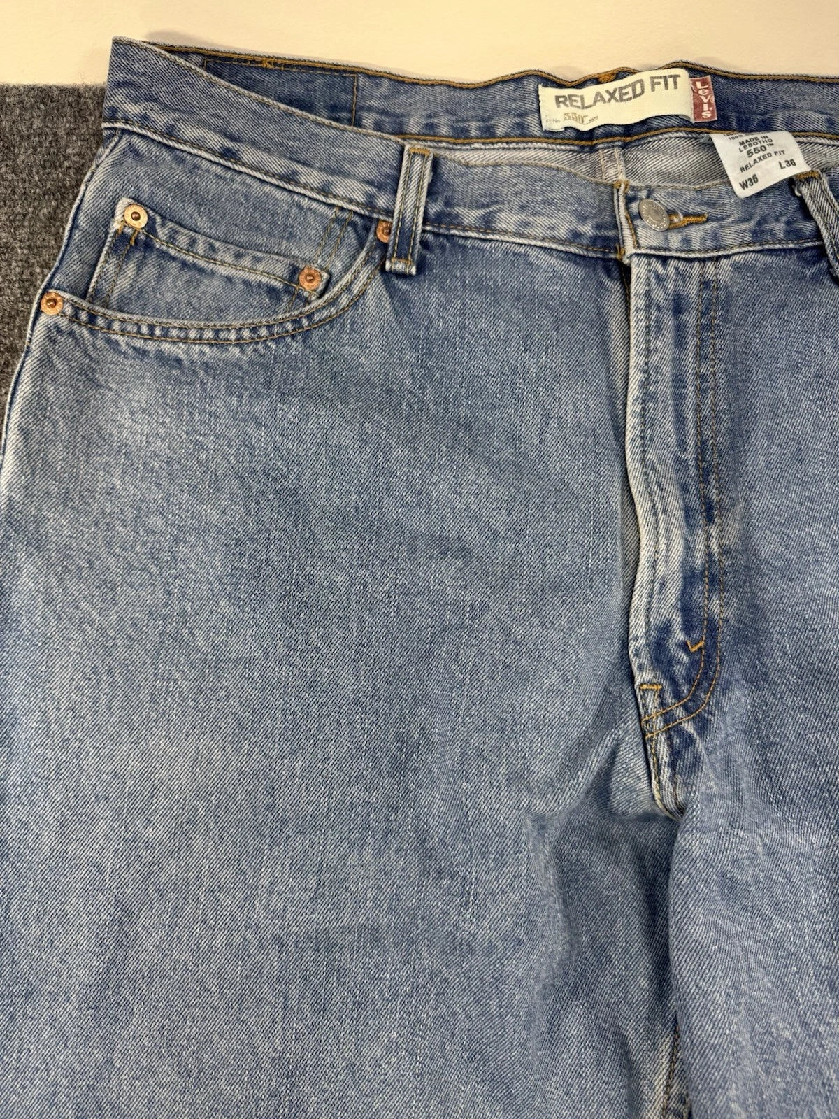 Levi's 550 Relaxed Fit Jeans Men's W36 L36 Light Wash Blue 100% Cotton