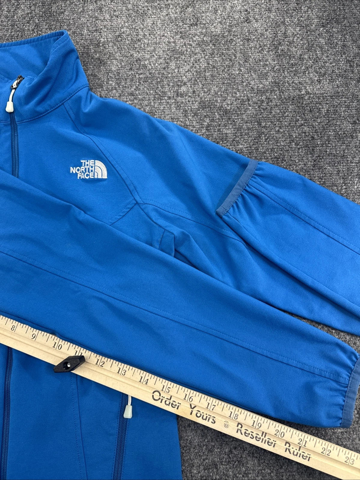 The North Face Women’s Small Blue Softshell Jacket Full Zip Outdoor Hiking