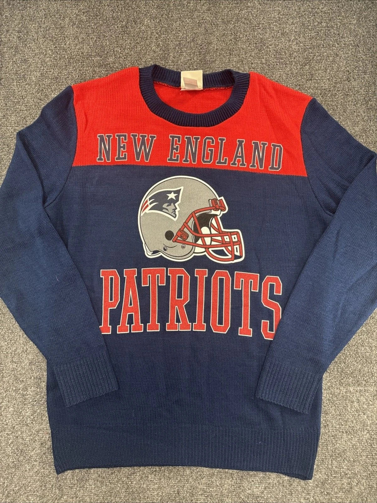 Junk Food New England Patriots NFL Sweater Mens L NWOT 2014 Helmet Crewneck