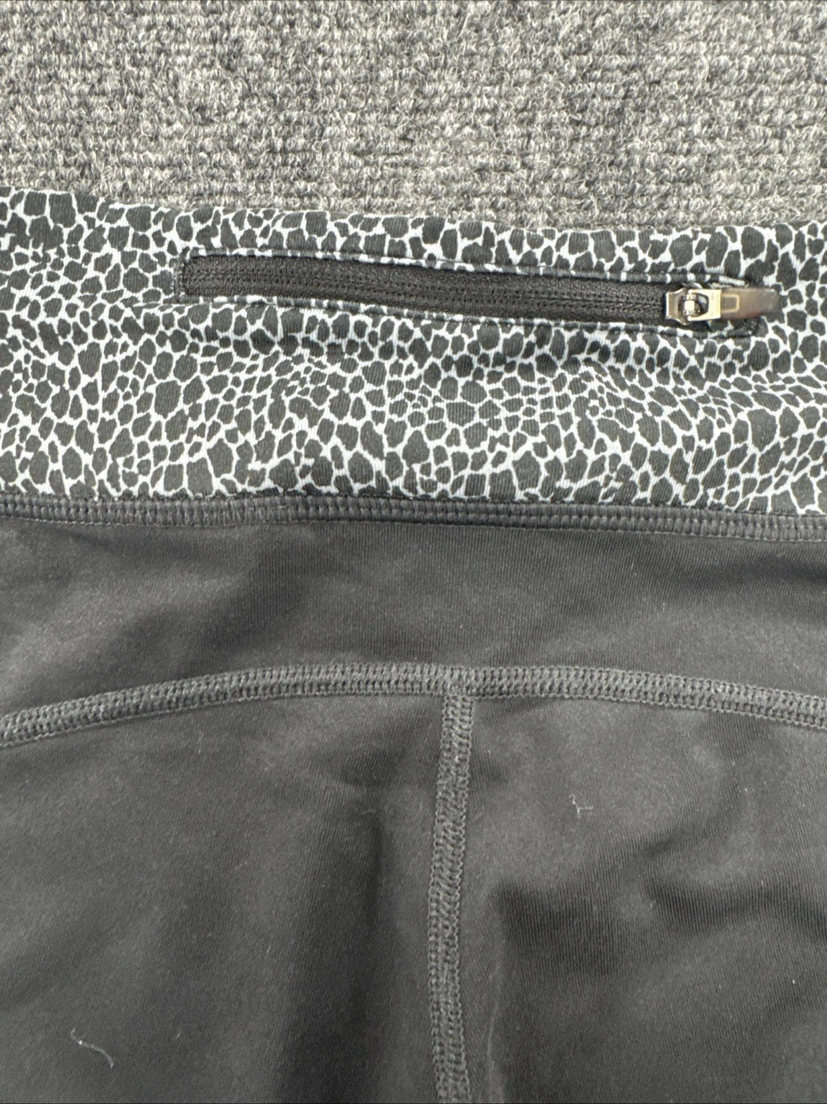 Nike Dri-FIT Women’s S Running Tights Black Animal Print Reflective Pocket