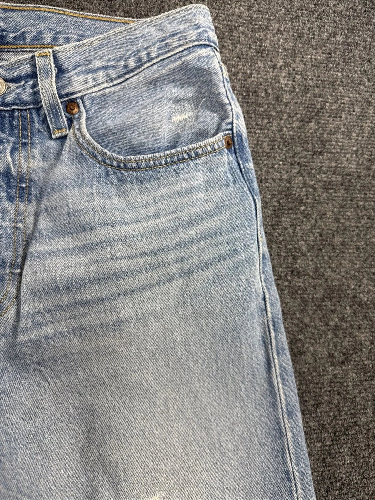 Levi’s 501 Original Jeans Women’s Approx W27 Light Wash Distressed Button Fly