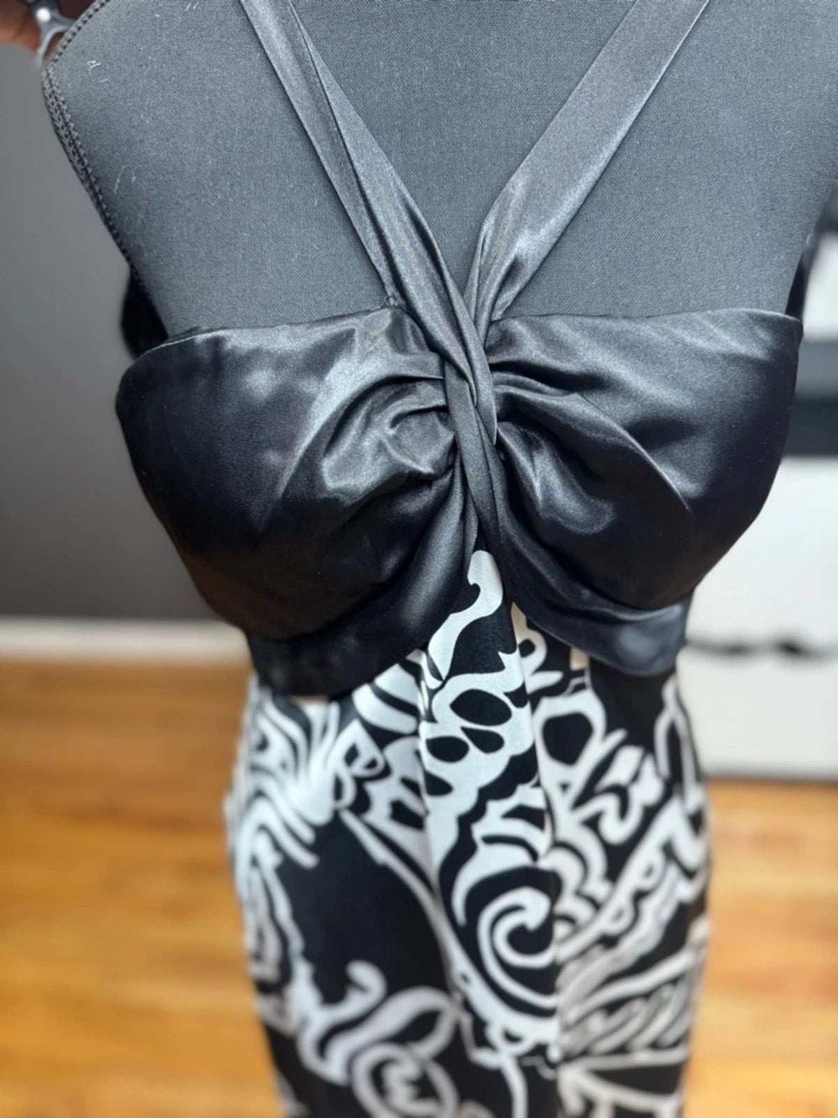 Betsy & Adam Black White Floral Halter Maxi Dress Women's Size 14 EUC Formal
