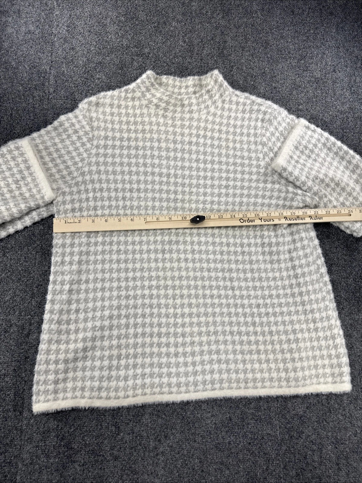 Max Studio Houndstooth Fuzzy Knit Sweater Women's XL Cozy Soft Chic
