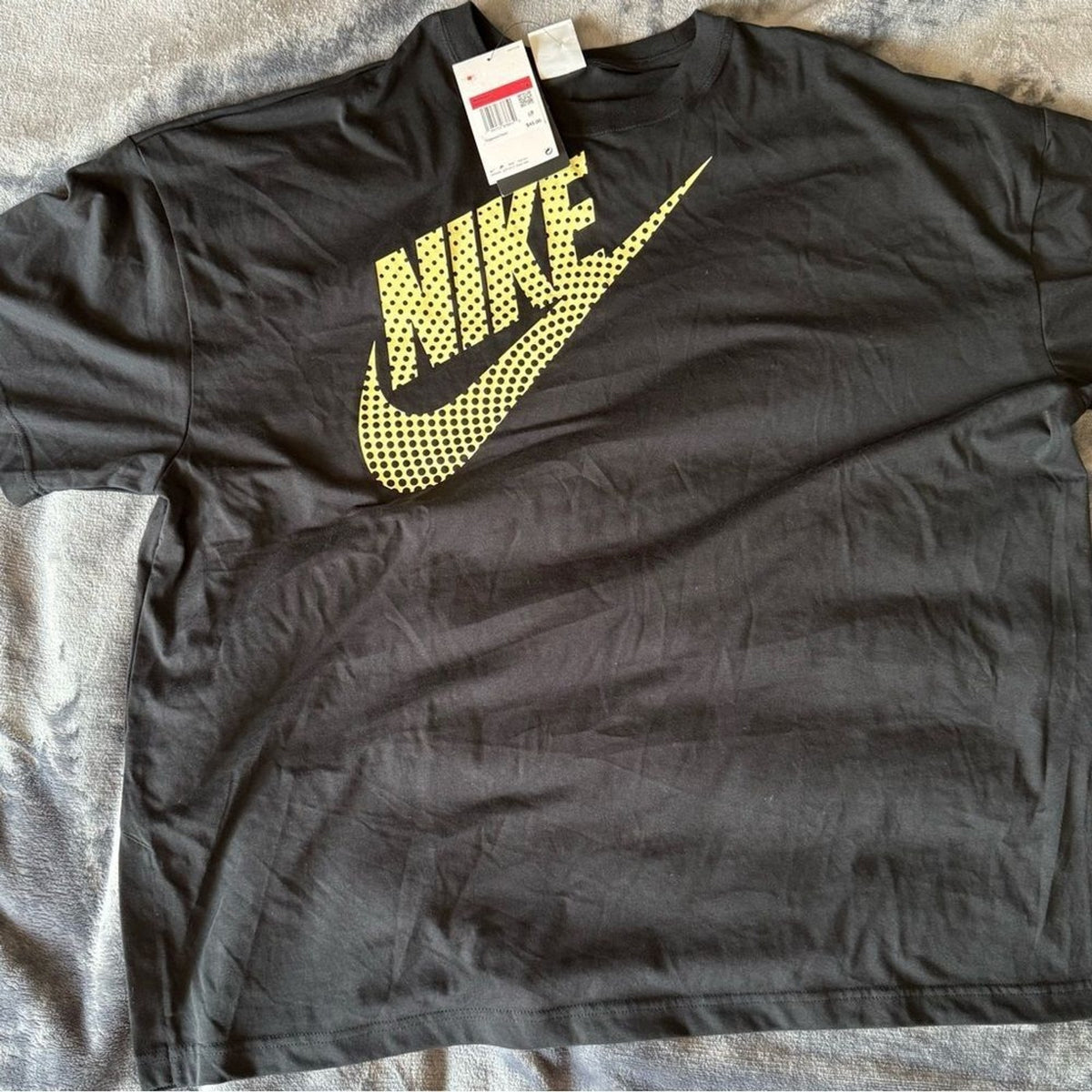 Nike Oversized Graphic Tee Women’s Large Black Yellow Logo Shirt NWT