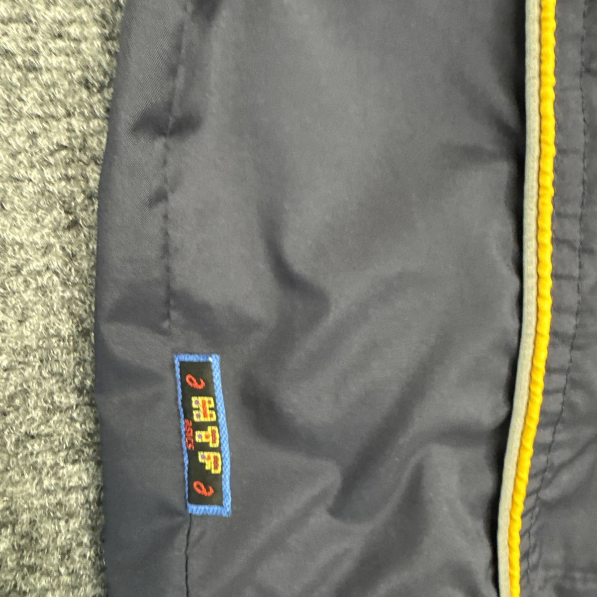 Vintage ASICS Women’s Windbreaker Navy Yellow Full Zip Lightweight Running Coat