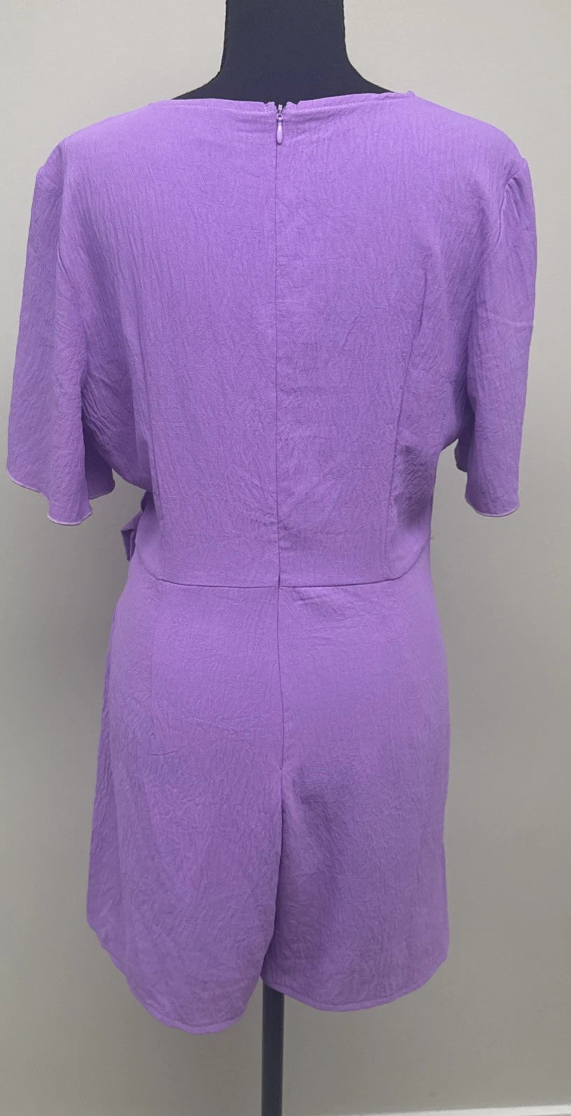 SHEIN Lavender Wrap Romper Women’s Medium US 6 Tie Waist Short Sleeve