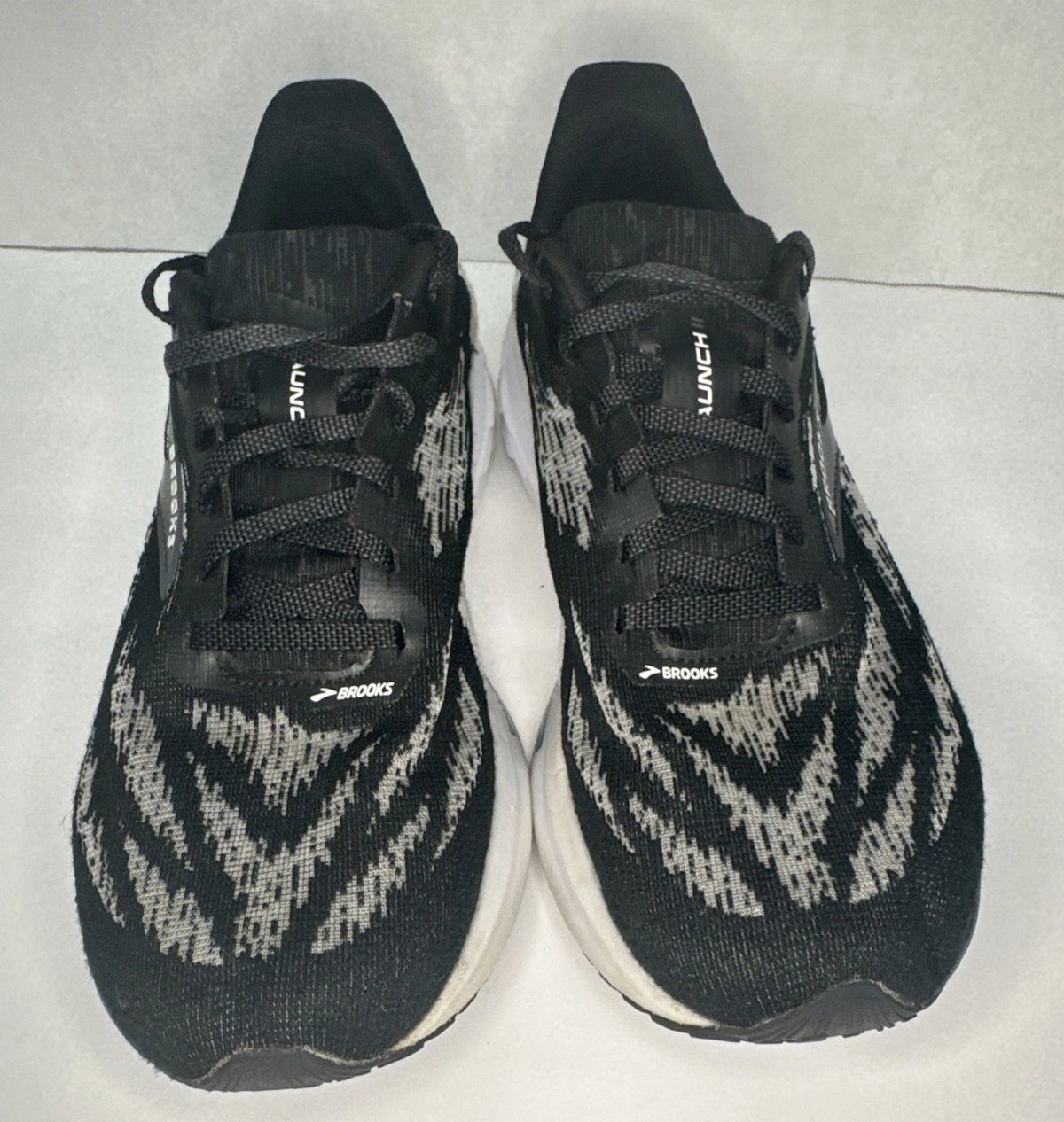 Brooks Launch 11 Women’s 8.5 Black White Running Shoes 1204391B087