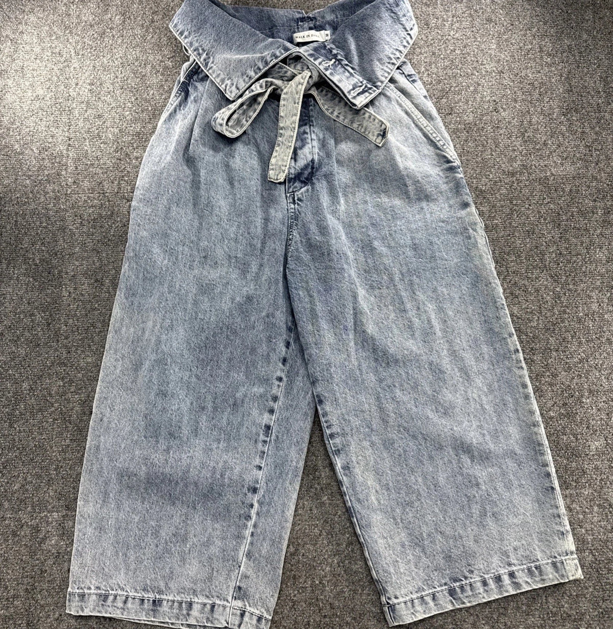 Walk In Dark Acid Wash Paperbag Waist Wide Leg Crop Jeans Medium