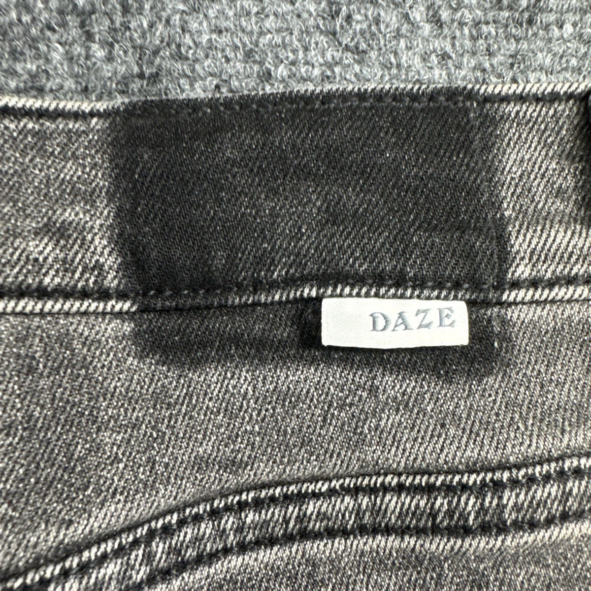 DAZE Denim Far Out High Rise Wide Leg Jeans Womens 30 Black Washed EUC Stretch