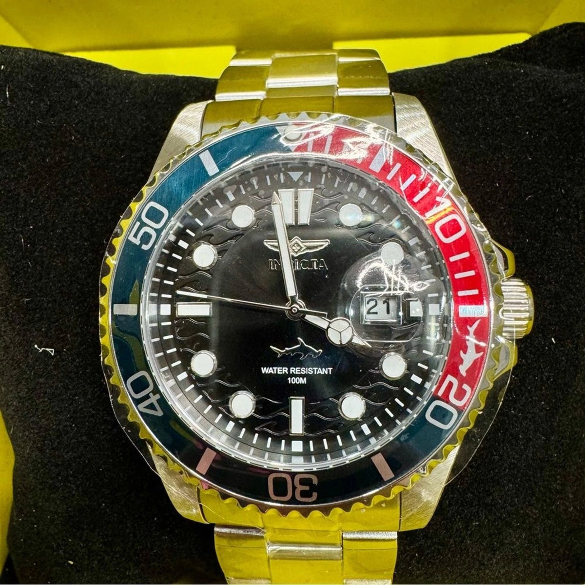 Invicta Pro Diver Men’s 43mm Pepsi Bezel Black Dial Quartz Steel Watch BNIB