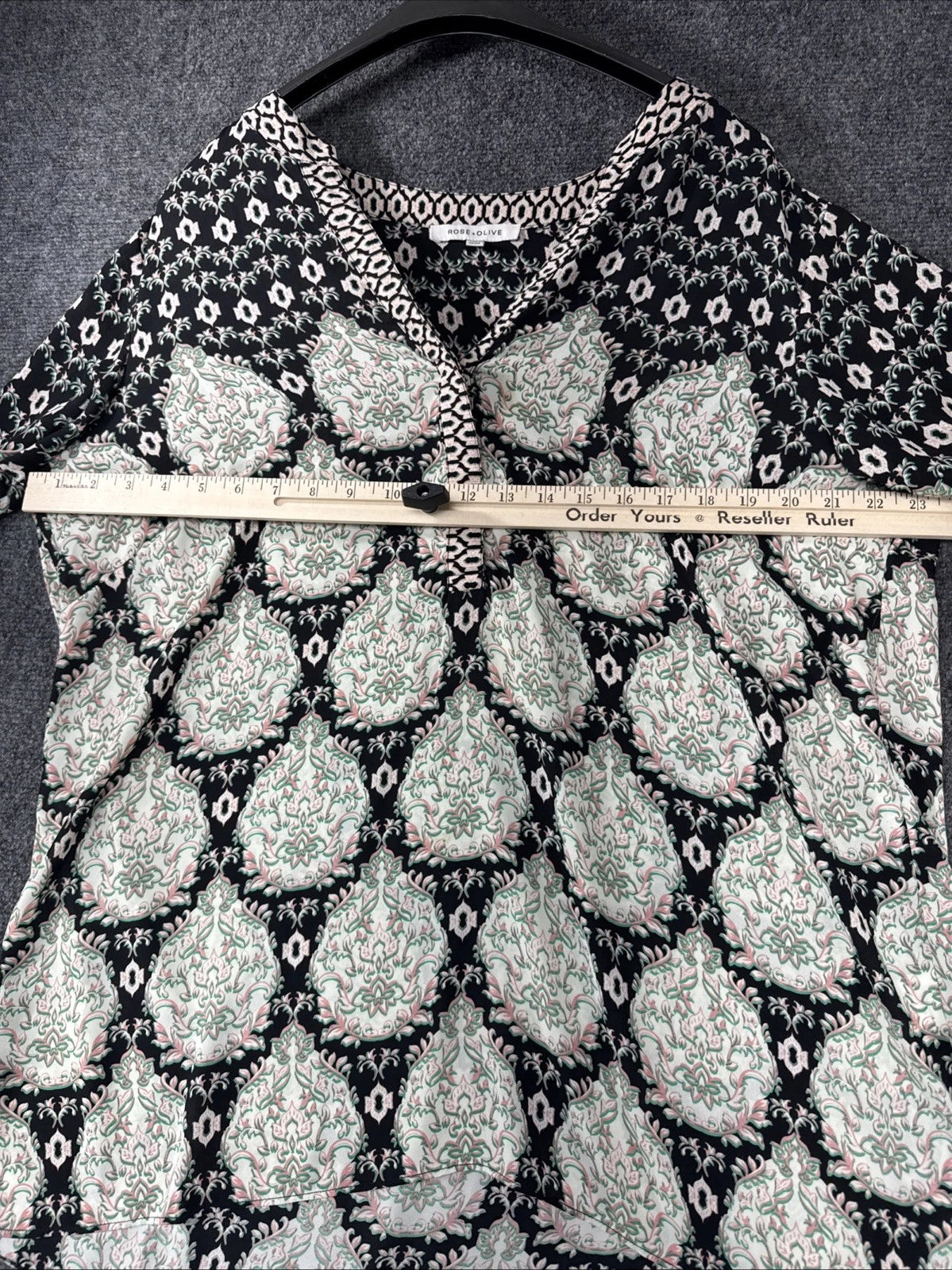 Rose + Olive Boho Paisley Tunic Blouse 1X Black Floral V-Neck Plus Size