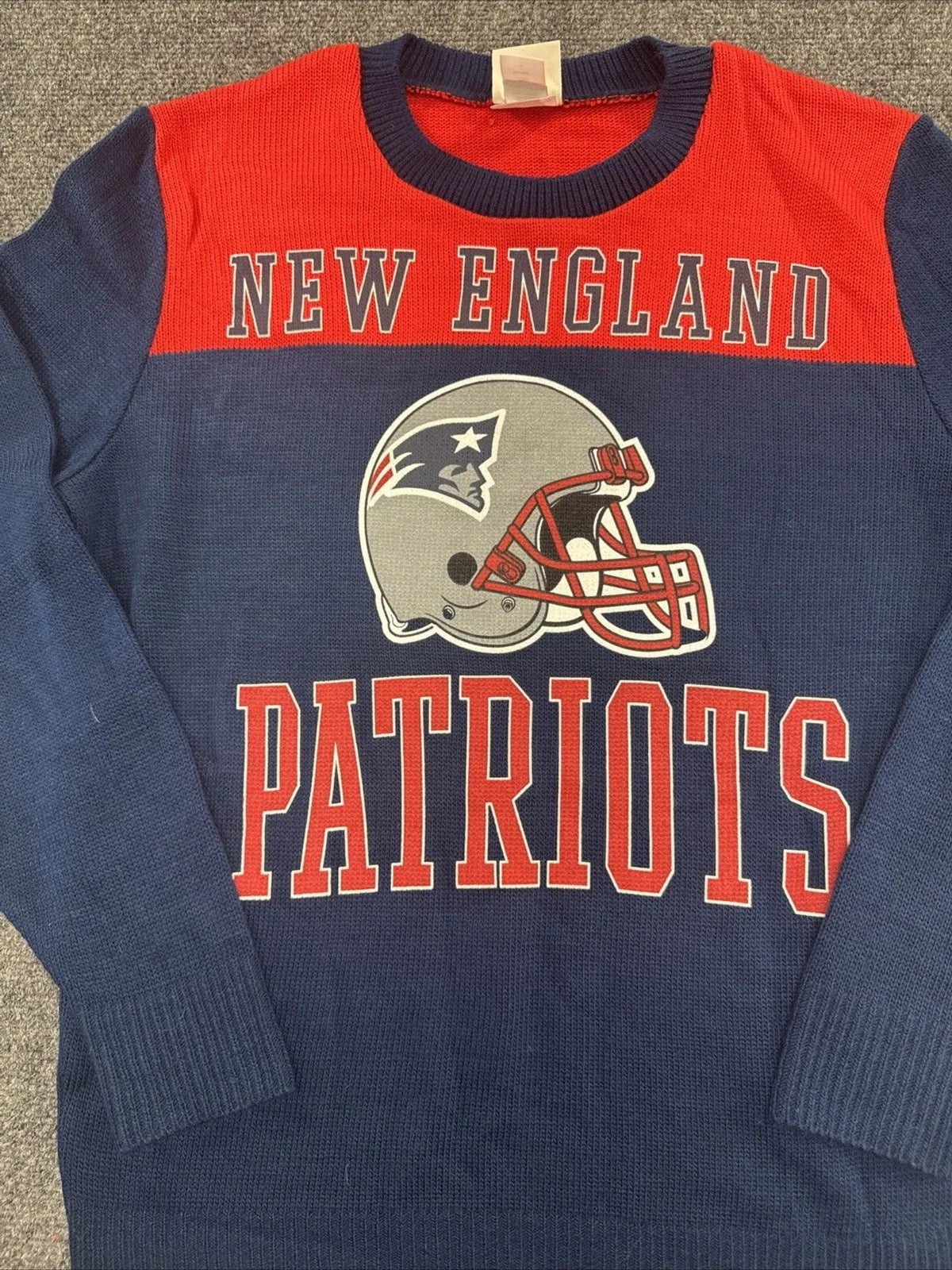Junk Food New England Patriots NFL Sweater Mens L NWOT 2014 Helmet Crewneck
