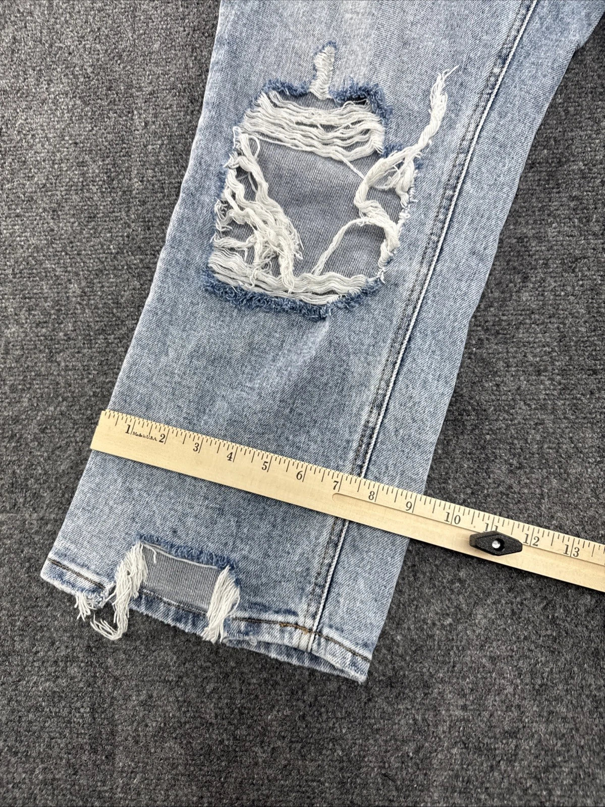 Lovervet VERVET Jeans Women’s 27/5 Light Wash Distressed Straight Leg