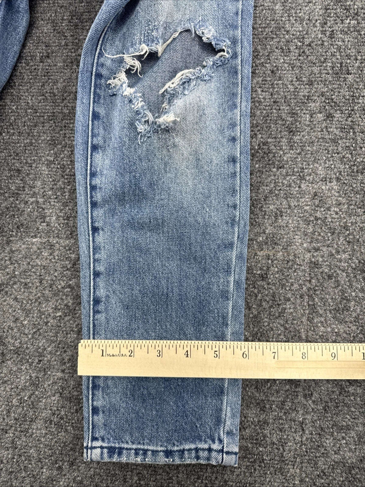 Armani Exchange AX J51 Carrot Jeans Distressed Light Wash Size 24 NWOT