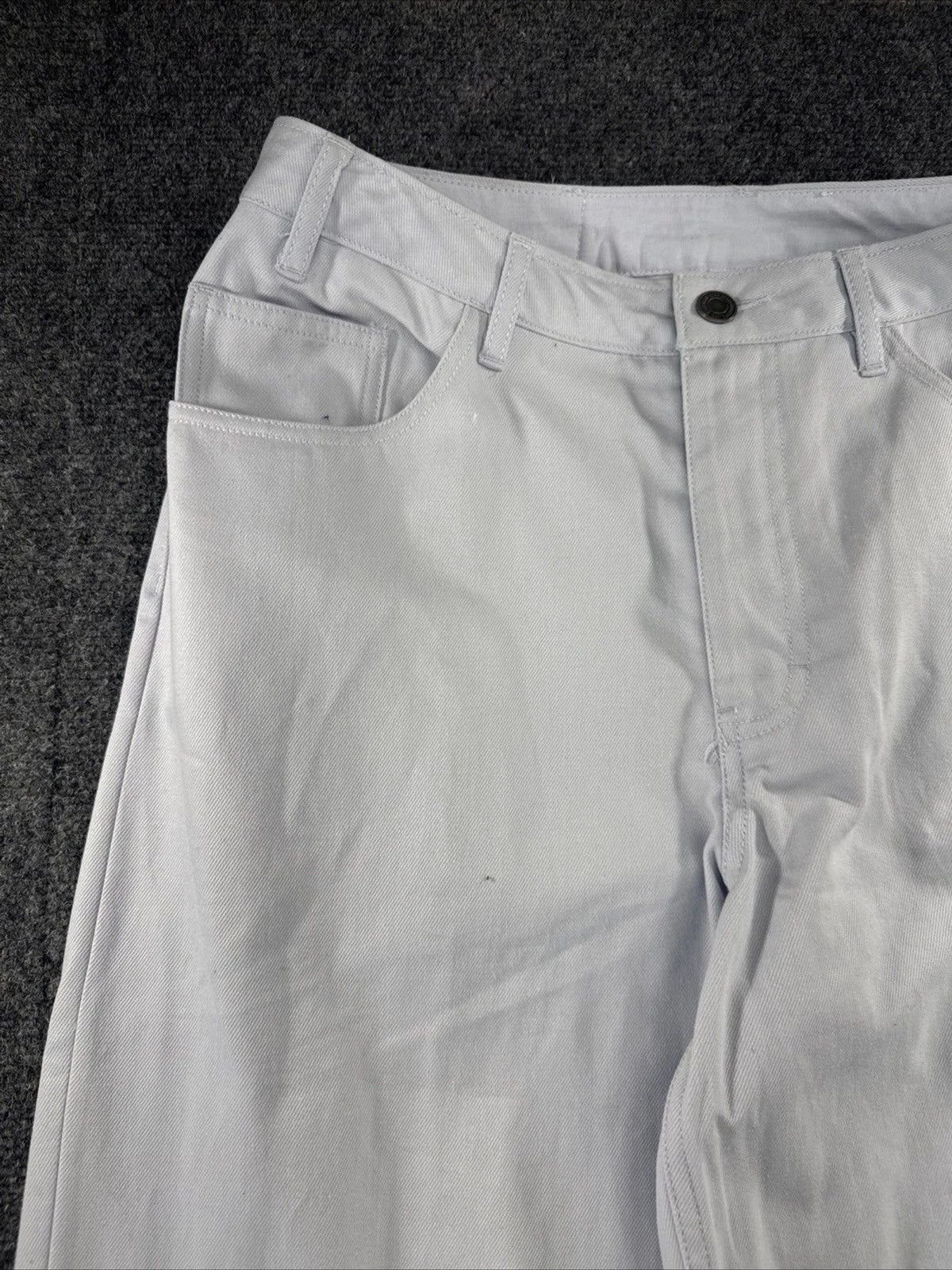 Nike SB Loose Fit Skate Pants Men’s 30 Light Gray Straight Leg NWT