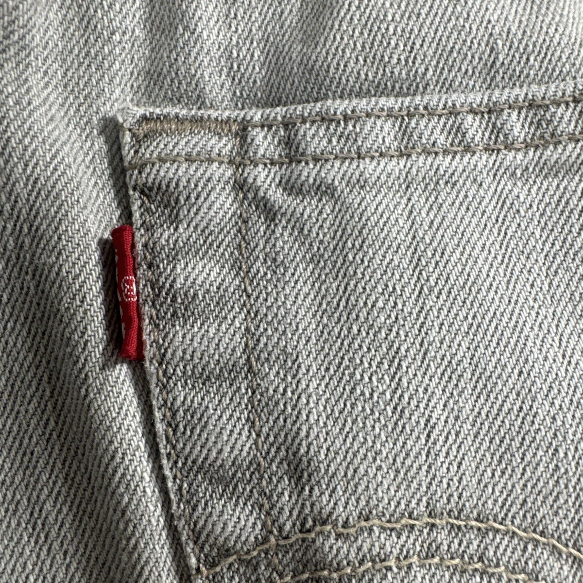 Levis 501 Original Jeans Mens 32x32 Gray Light Wash Button Fly Straight Denim