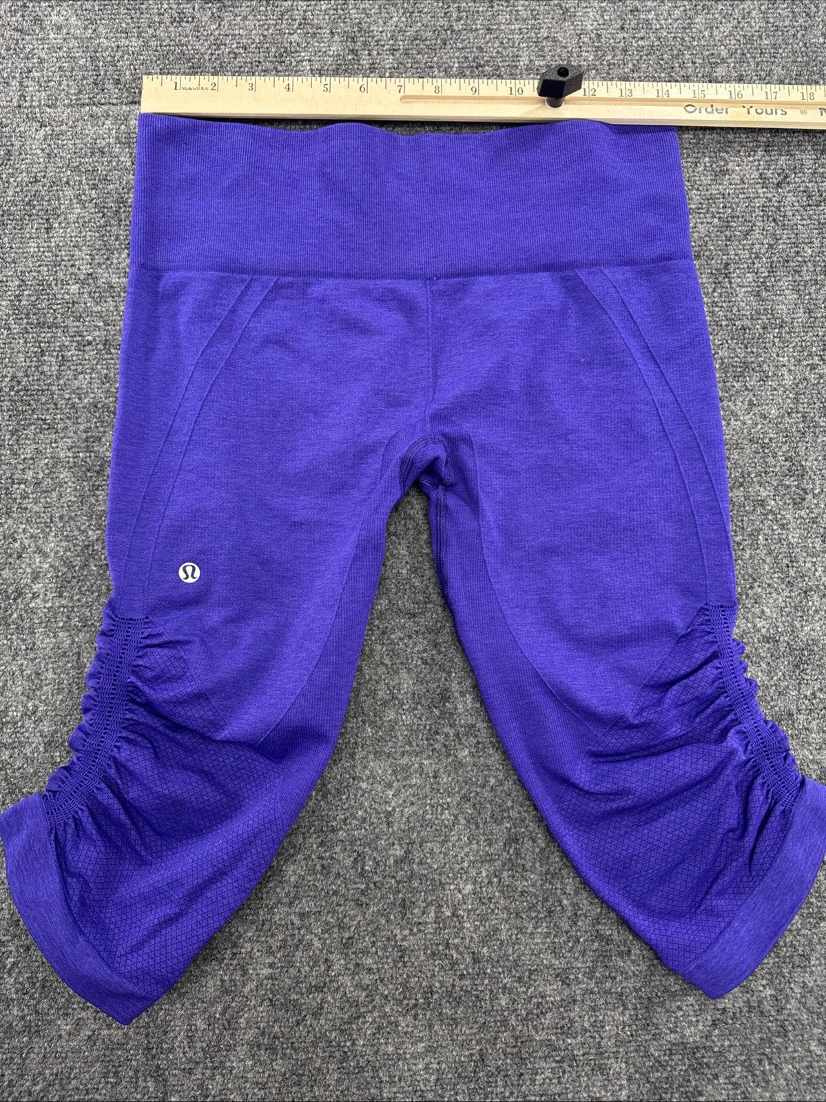 Lululemon Seamless Crop Leggings Womens Size 6 Purple Ruched Mesh Yoga Capri