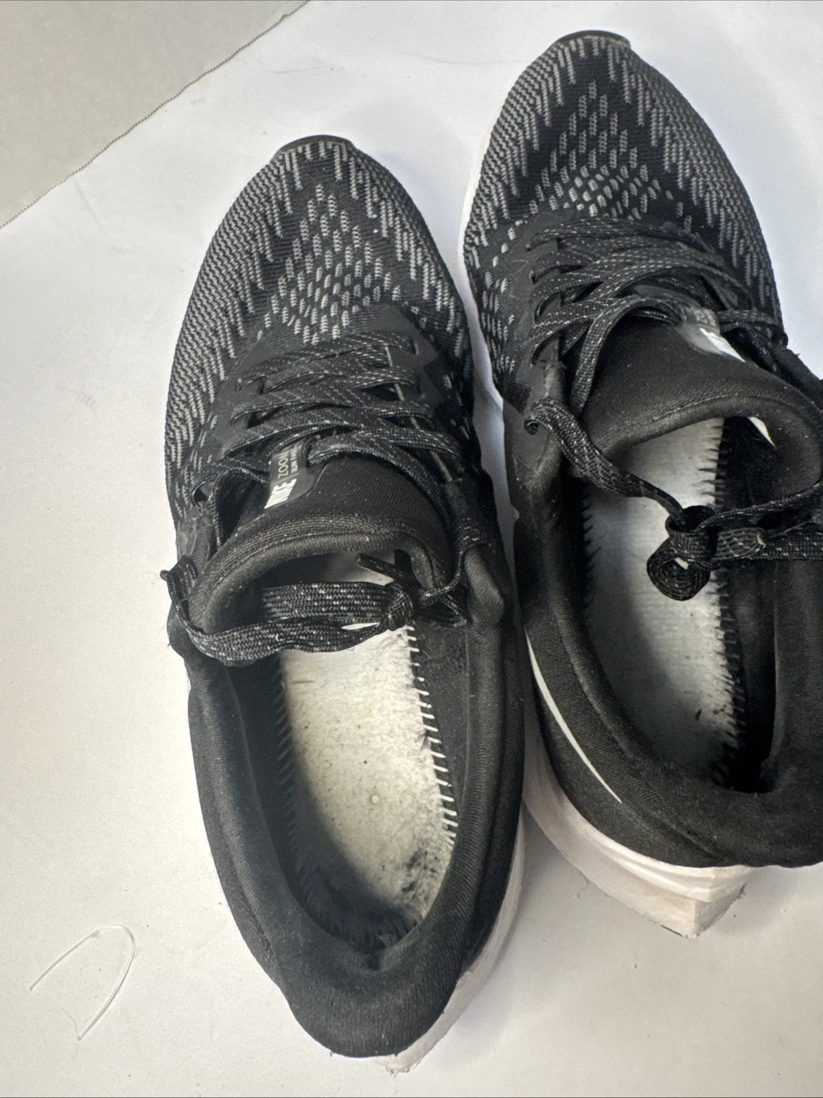 Nike Air Zoom Winflo 6 Women's Size 8 Black White Running Shoes AQ8228-003