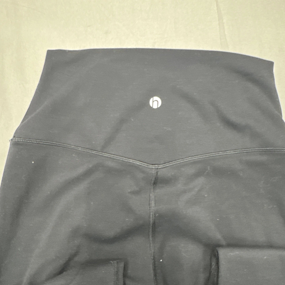 HeyNuts High Waisted Yoga Leggings Womens Small Black Size 4-6 EUC
