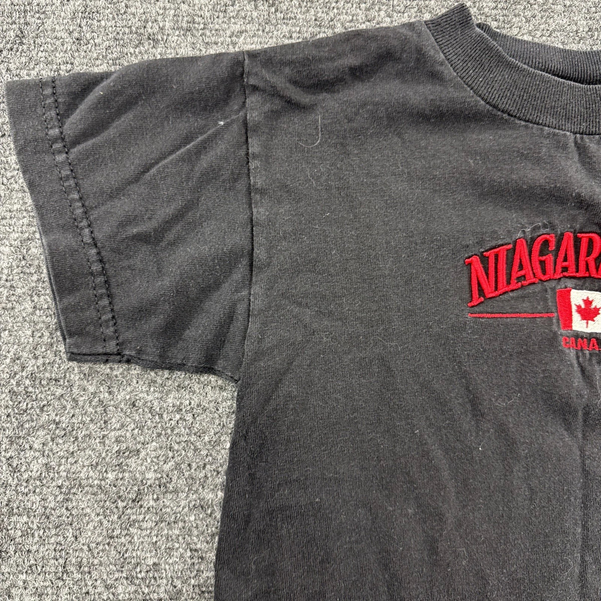 Vintage Niagara Falls Canada Embroidered T Shirt Kids Small Made USA Black