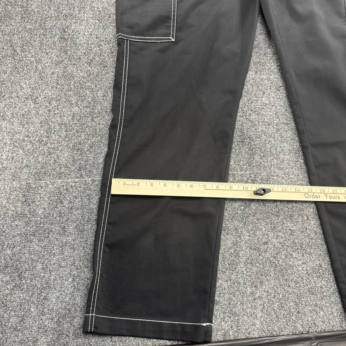 True Religion Mens 34x32 Black Cargo Pants Contrast Stitch Horseshoe NWT