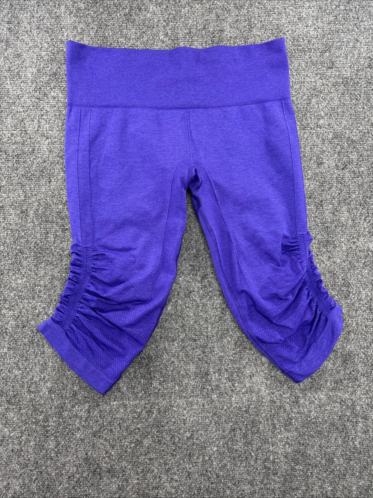 Lululemon Seamless Crop Leggings Womens Size 6 Purple Ruched Mesh Yoga Capri