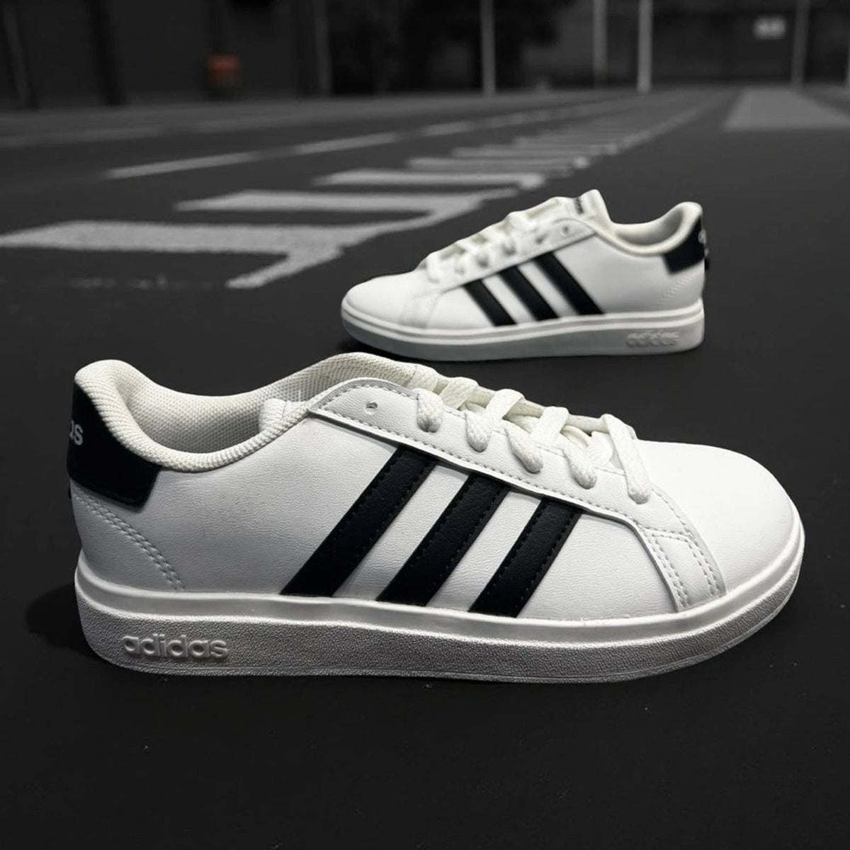 adidas Grand Court 2.0 K Kids 2 White Black GW6511 New with Box