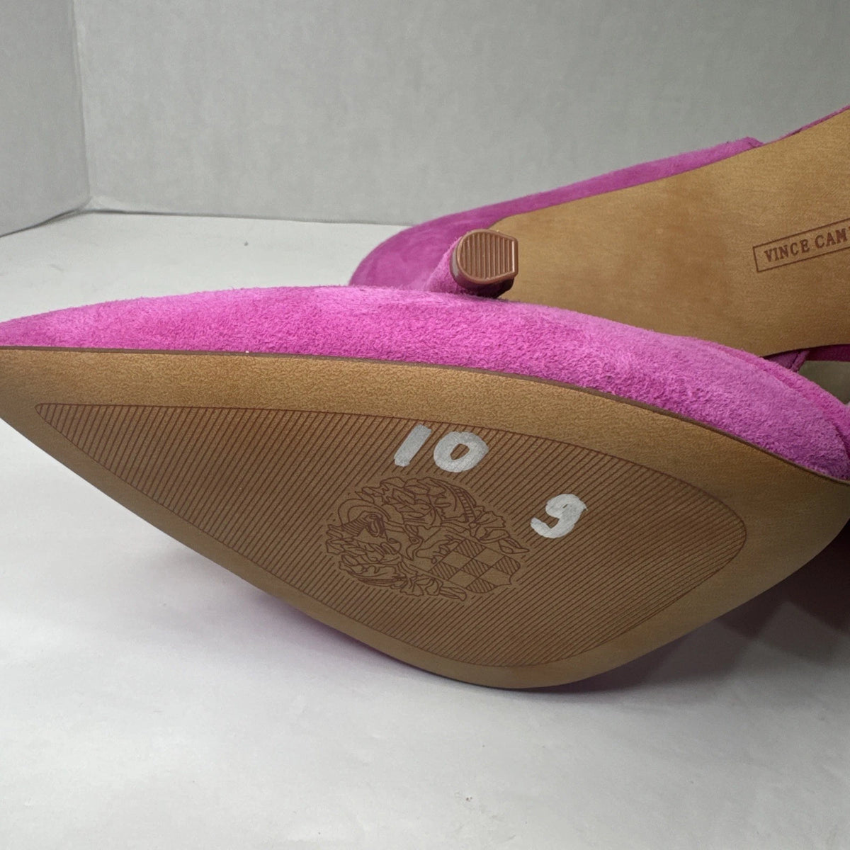 Vince Camuto Womens 8 Fuchsia Pink Suede D’Orsay Pointed Toe Stiletto Pumps