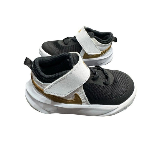 Nike Team Hustle D 10 TD Toddler 9C Black Gold Boys Basketball Shoes