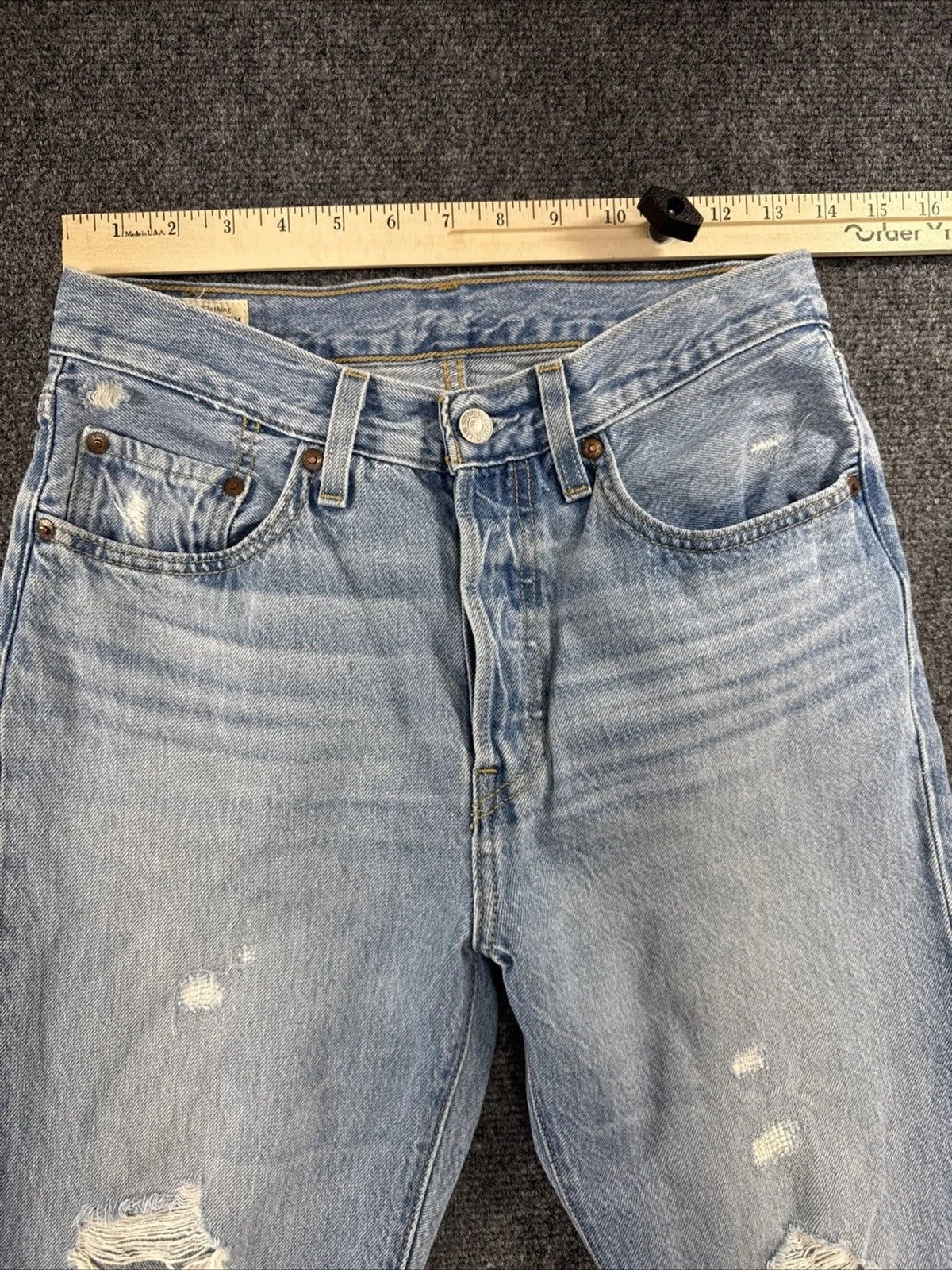 Levi’s 501 Original Jeans Women’s Approx W27 Light Wash Distressed Button Fly
