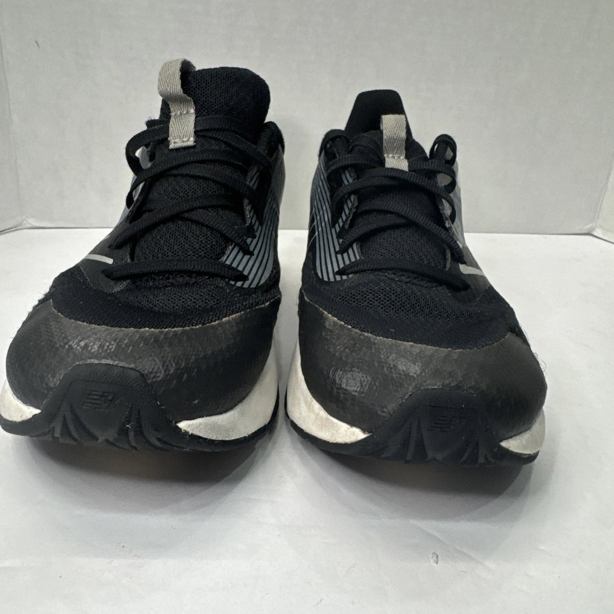 New Balance Rave Run v2 Big Kids Size 5 Black Gray Running Shoes Sneakers