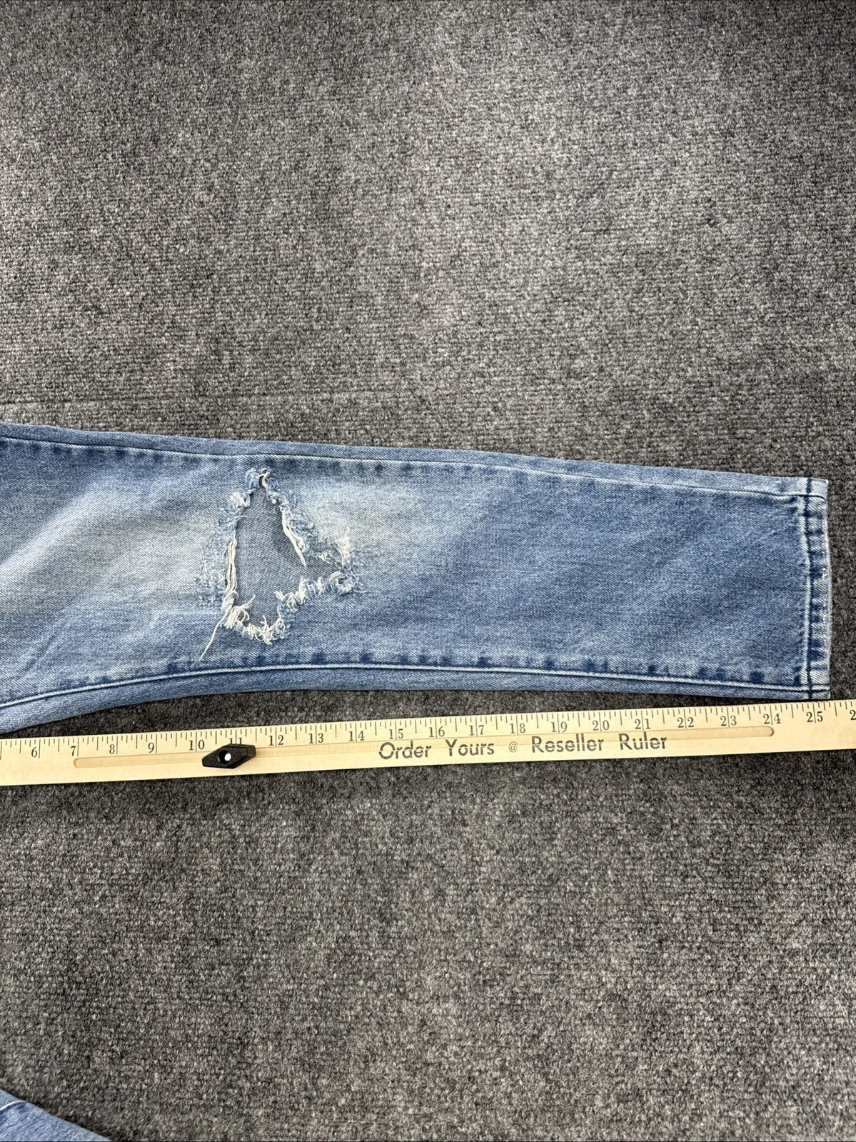 Armani Exchange AX J51 Carrot Jeans Distressed Light Wash Size 24 NWOT