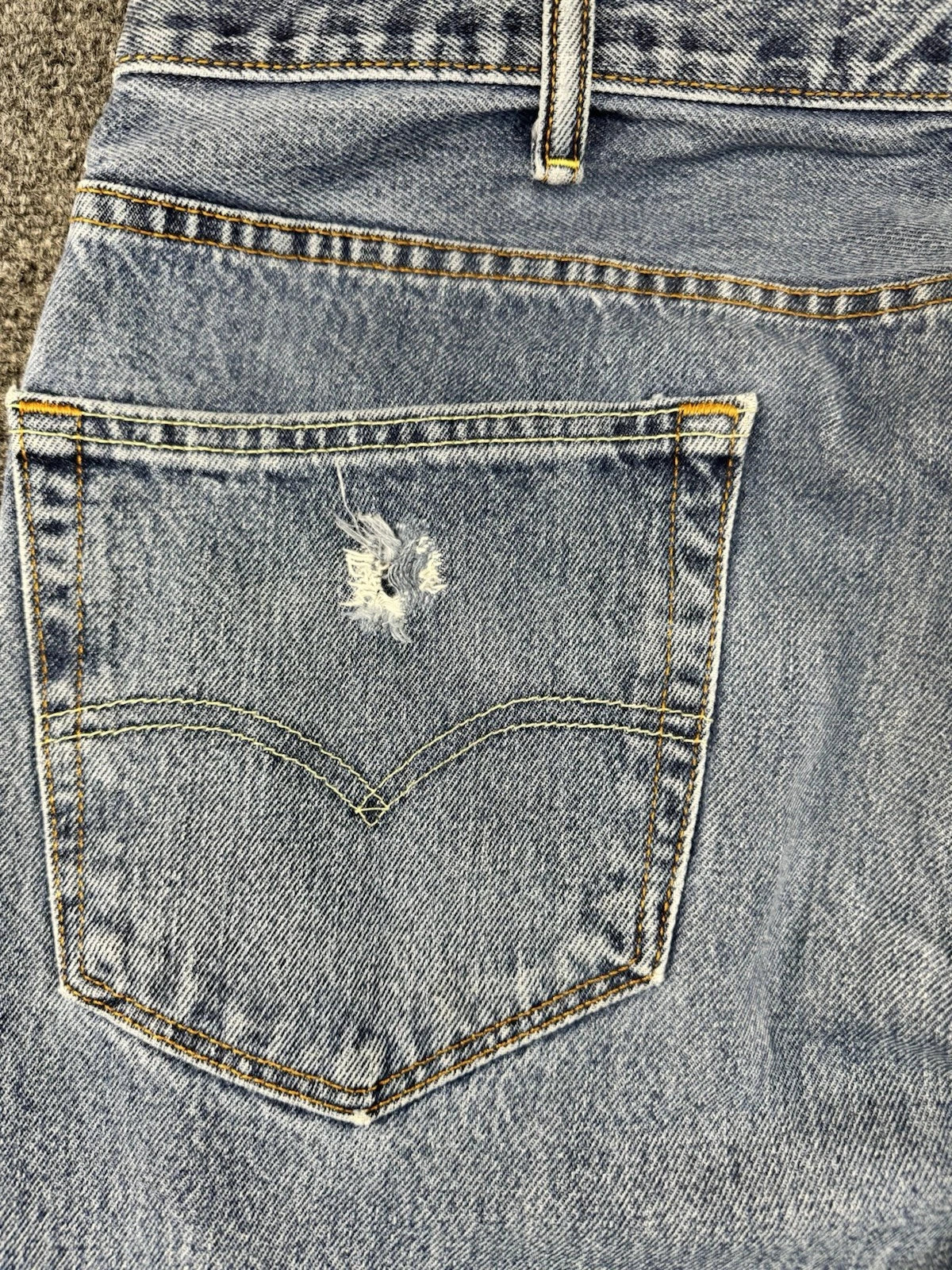 Levi's Men's Jeans W38 L34 Light Wash Blue Denim Straight Leg Distressed